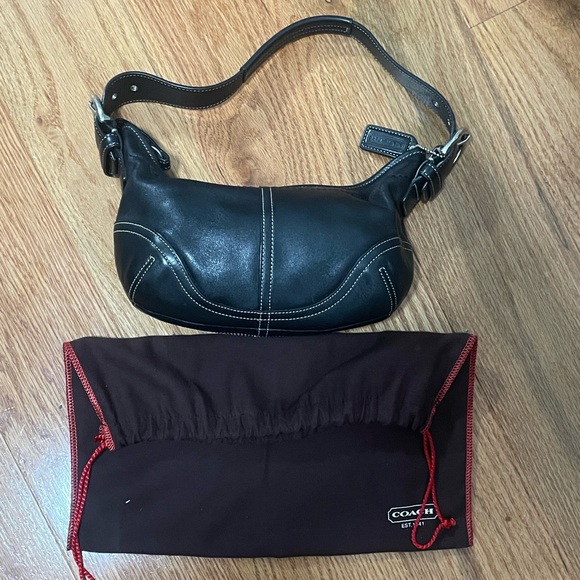 Coach Black Leather Shoulder Bag with Brown Dust Cover - Picture 1 of 6